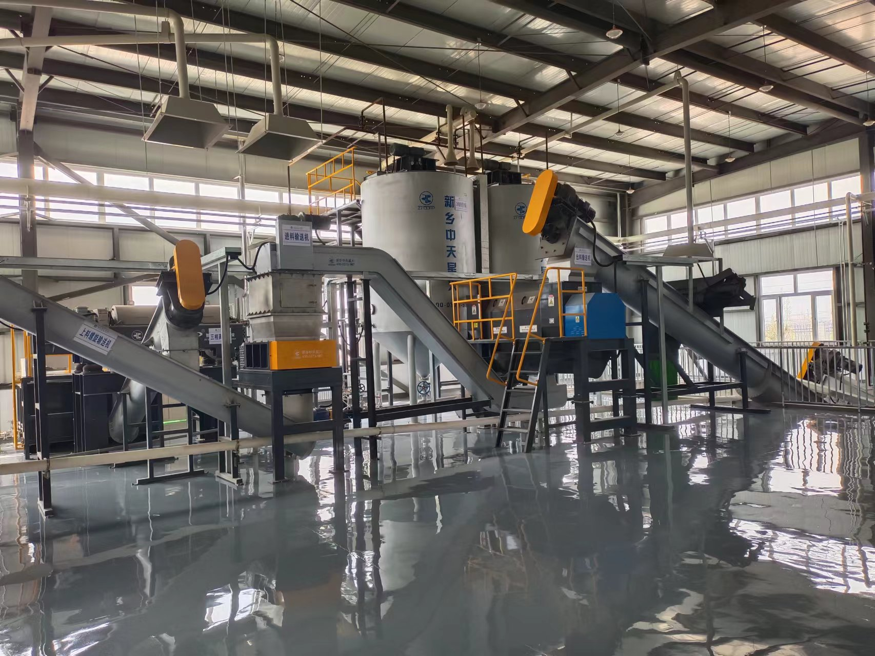 选择餐厨垃圾处理设备厂家注意事项